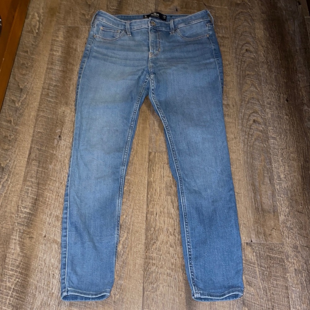 Hollister Women’s Mid-Rise Super Skinny Jeans